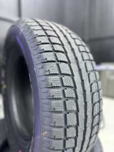 70R16 114S Шина MAXTREK TREK M7 зимняя